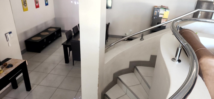 To Let 2 Bedroom Property for Rent in Newfields Western Cape